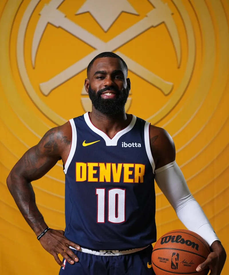 开云下载-34岁生日快乐!NBA官方晒照为小蒂姆-哈达威庆生